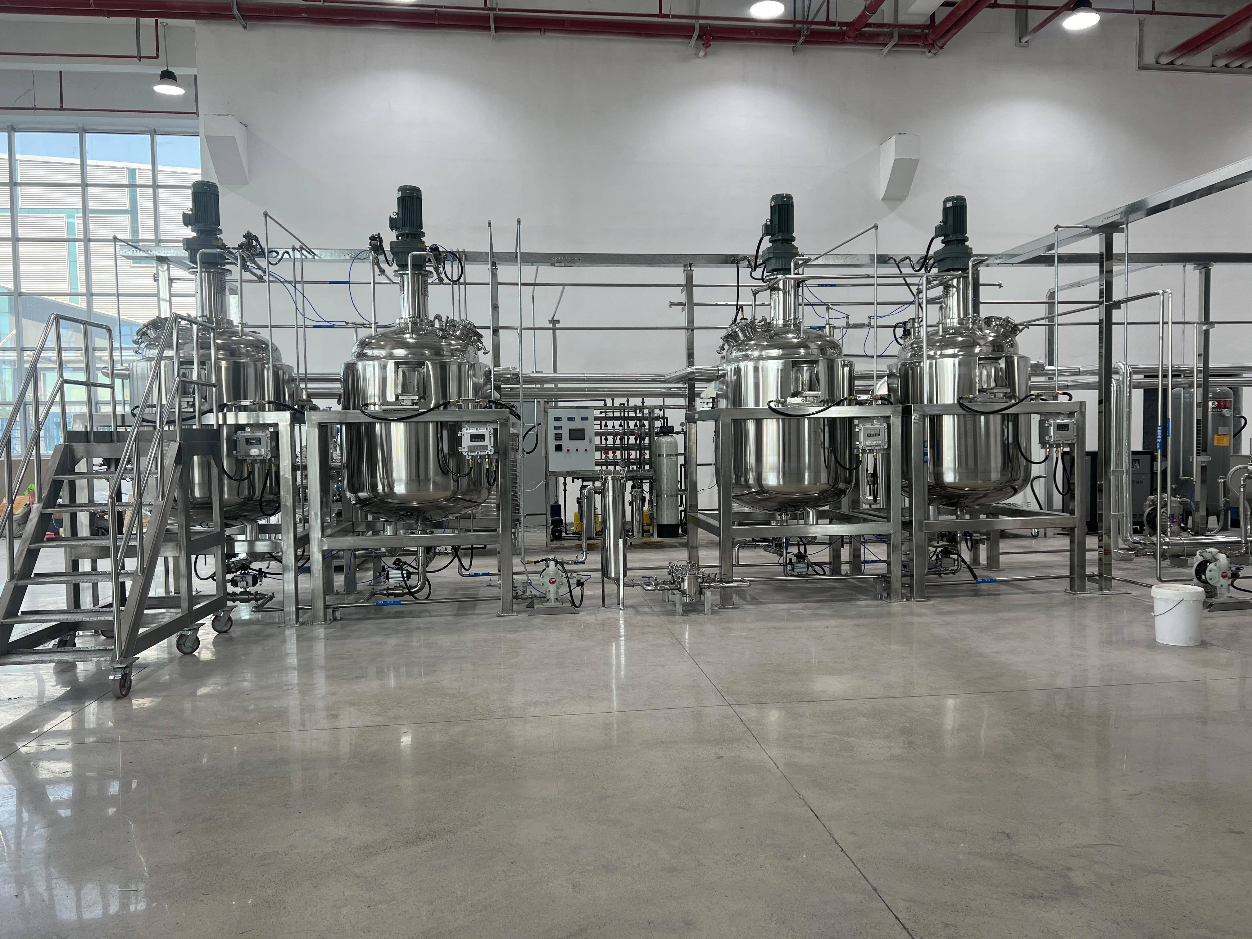 固態(tài)電池流體化整線(xiàn)生產(chǎn)設(shè)備方案